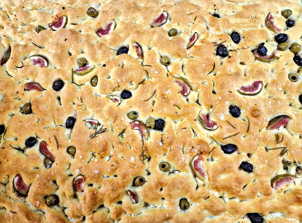 Unreal bread from <a href="/NeilAshville/">Neil Longthorn Ashville</a> for today's tasting table <a href="/AshvilleCollege/">Ashville, Harrogate</a> <a href="/HolroydHowe/">Holroyd Howe</a> <a href="/OliCullers/">Oli Cullingworth</a> <a href="/pammybabe68/">pamela dixon 🐝</a> <a href="/DanielCollier84/">Daniel Collier</a> <a href="/DamianBlake4/">Damian Blake</a>