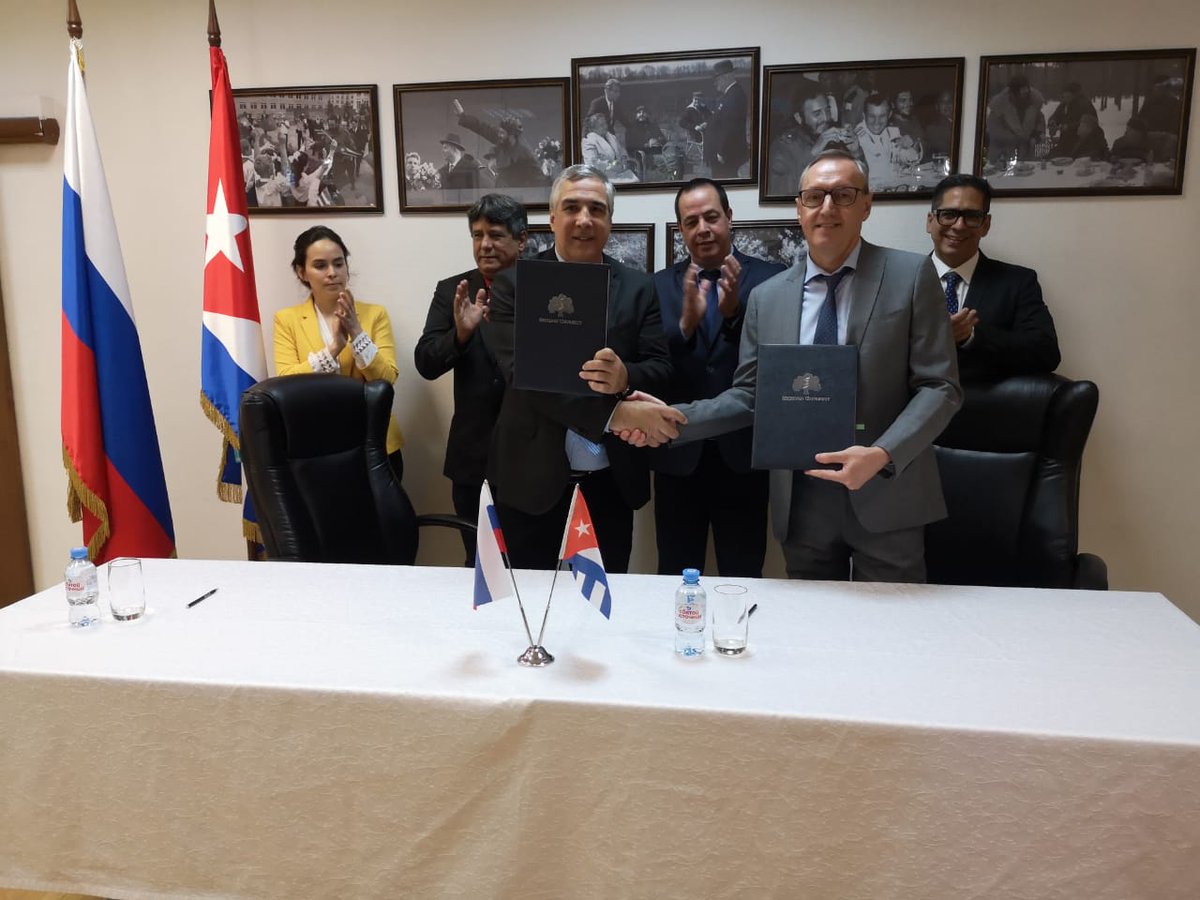 En el marco de los encuentros bilaterales entre #Cuba y #Rusia 🇨🇺 🇷🇺 se firman Acuerdos de Colaboración para los proyectos biofarmacéuticos que tratan enfermedades #neurodegenerativas, #cáncer y de suministro de #Hebermin. @UnecaDesarrollo @OsdeGEDIComunic @DiazCanelB