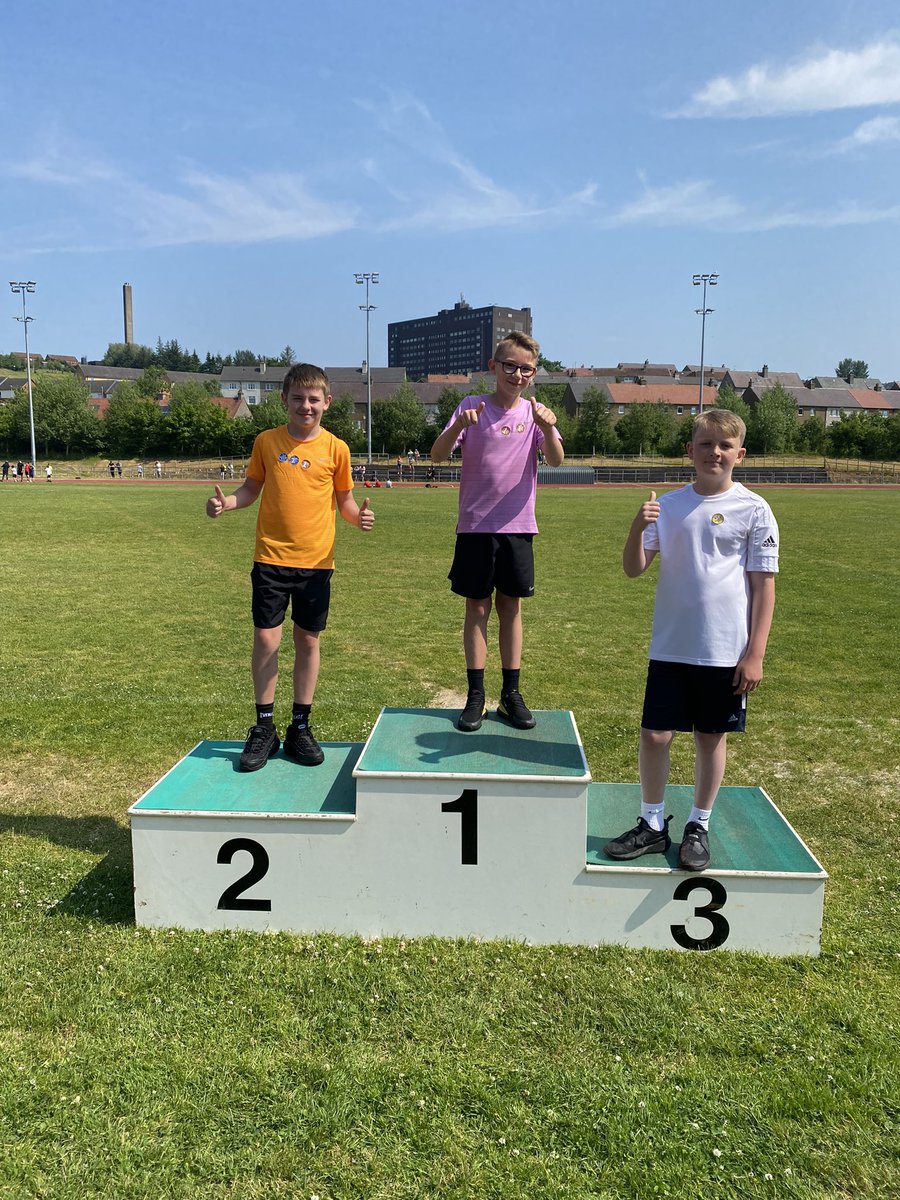 The p7 boys had a great time at Sports’ Day. Lots of great sportsmanship - cheering each other on and congratulating the winners. They all gave it everything they had, which was a challenge in the heat. Well done 👏 🌟 More pics in the comments @MissBrownSTAnd