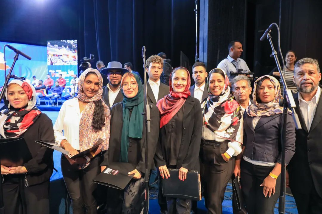 ¡Atención! ✨ Los presidentes de Venezuela y de Irán (<a href="/NicolasMaduro/">Nicolás Maduro</a> y Seyed Ebrahim Raisi) tuvieron una reunión con la juventud venezolana 🤝 ¡Grandes líderes llevando un mensaje de esperanza y progreso! 🌟 #Venezuela #Irán #Juventud #Encuentro #Líderes
