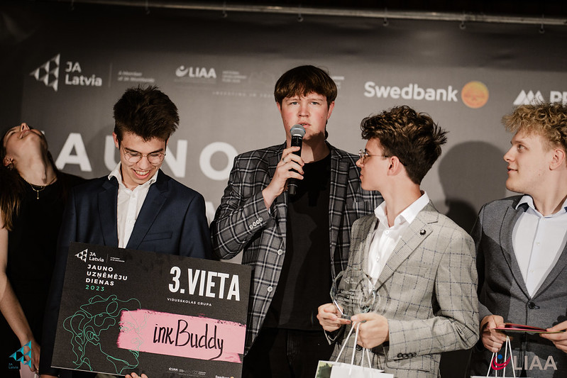 SodiumPosts's tweet photo. Couldn't be more proud of what our student company accomplished at the JaLatvia organized #JUD student company finals.

We got the 3rd place out of ~1500 student companies in Latvia! 🥳🎉

Hope to achieve a lot with our idea! https://t.co/HDEcOxUudy