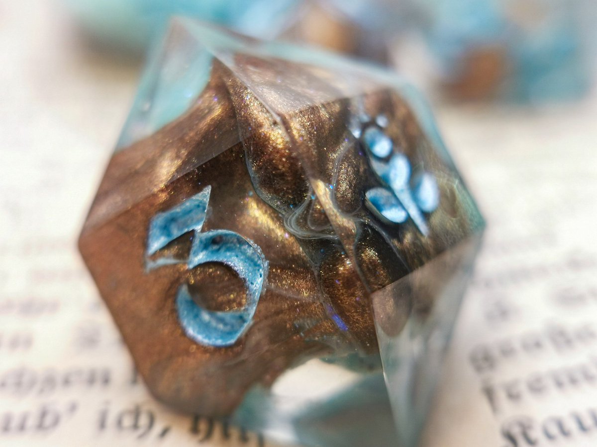 SpaethenArts's tweet image. Righteous Earthquake 💙✨

etsy.com/de-en/shop/Spa…

#dicegoblin #d20 #diceaddict #tabletoprpg