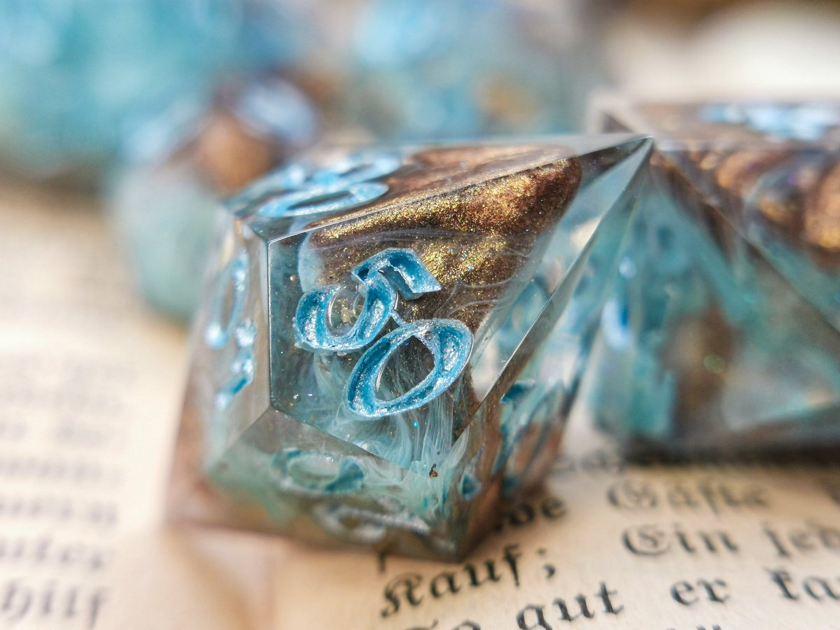 SpaethenArts's tweet image. Righteous Earthquake 💙✨

etsy.com/de-en/shop/Spa…

#dicegoblin #d20 #diceaddict #tabletoprpg