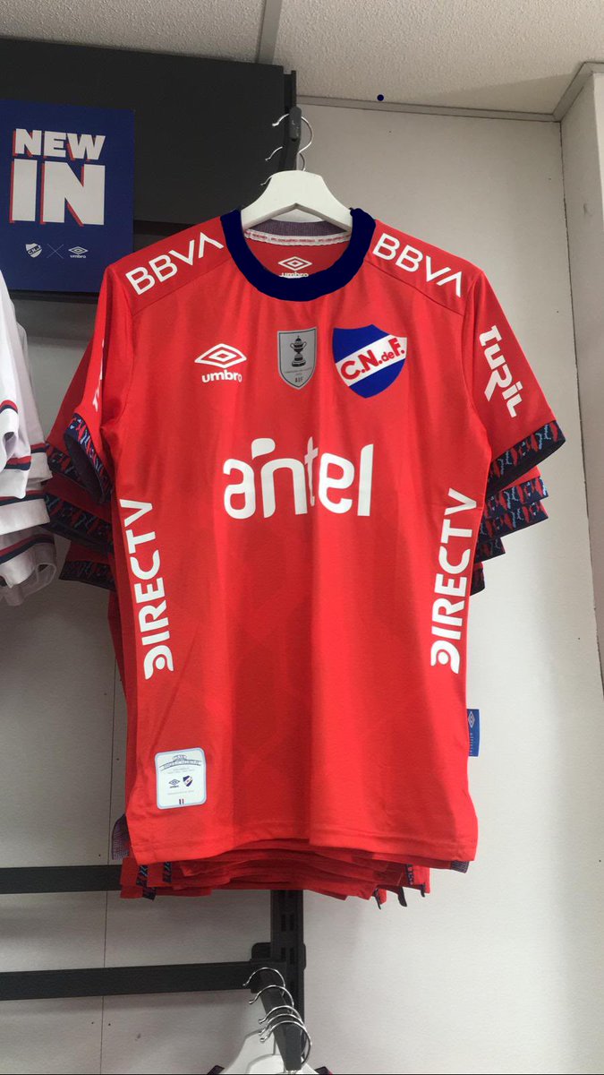 Tutancamis's tweet photo. Para mí que así quedaba mucho mejor eh @Nacional 
PD: el diseño es con el editor de fotos del celu (luego capaz hago un diseño completo) https://t.co/zIhTPOwHt2