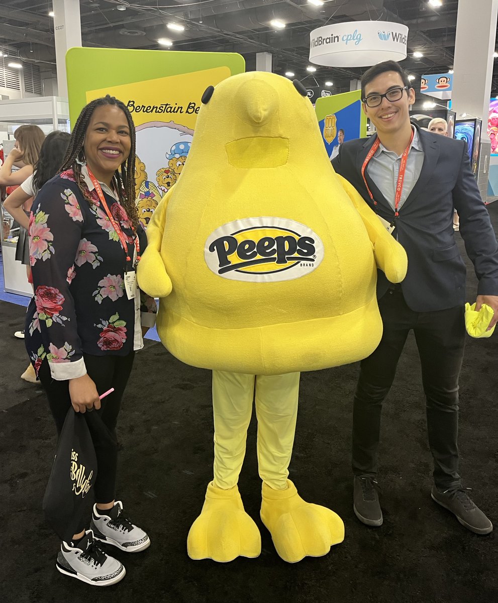 What's up peeps! 🐥👋

Cultos CEO <a href="/Yanger93/">Andrew Yang</a> Director of Marketing, Thurcia posted for a photo with the <a href="/PEEPSBrand/">peepsbrand</a> at the <a href="/licensingexpo/">Licensing Expo</a> today!

#Cultos #Brands #Customers #Loyalty #LicensingExpo2023