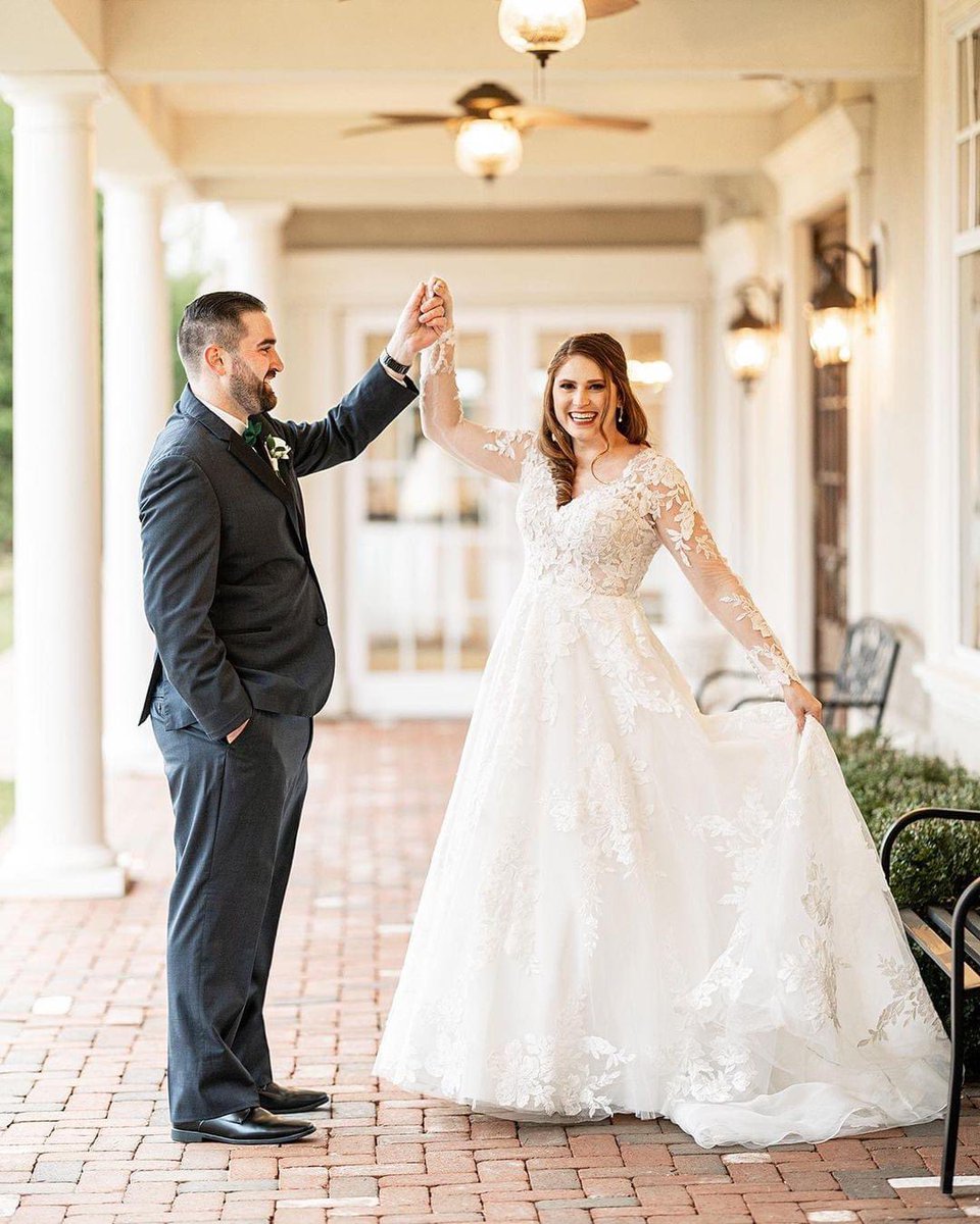 WEDNESDAY, 6/14 (7-9:30pm): Wedding Show at The Bradford Estate in Hainesport, NJ, hosted by Elegant Bridal Productions!

Visit njwedding.com/events for details and then register to attend…

#njwedding #thebradfordestate #elegantbridal #njweddings #njevents