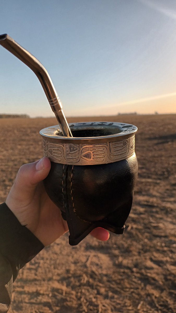 Así terminamos un día largo...  visita estelar de <a href="/agrotvcomar/">Agro Tv</a> en <a href="/AGDagro/">Aceitera General Deheza SA</a> @expertaAGD