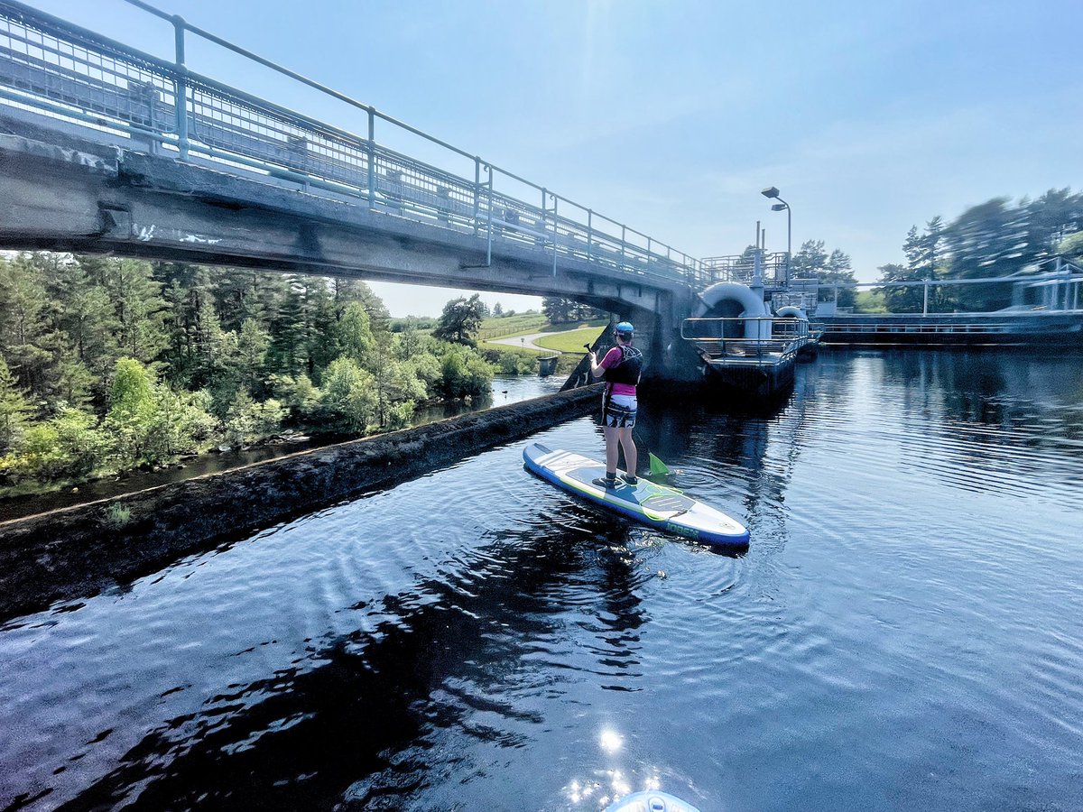 BuryMetroFlying's tweet photo. On my Loch this morning … a bit of floatplane flying, bit of SUPing and a bit of lunch in the heat of 38Cdeg. Yes, this is actually the Highlands of Scotland ☀️🏄‍♂️✈️ and it’s not raining 🤣 https://t.co/akyQ0MtbMh