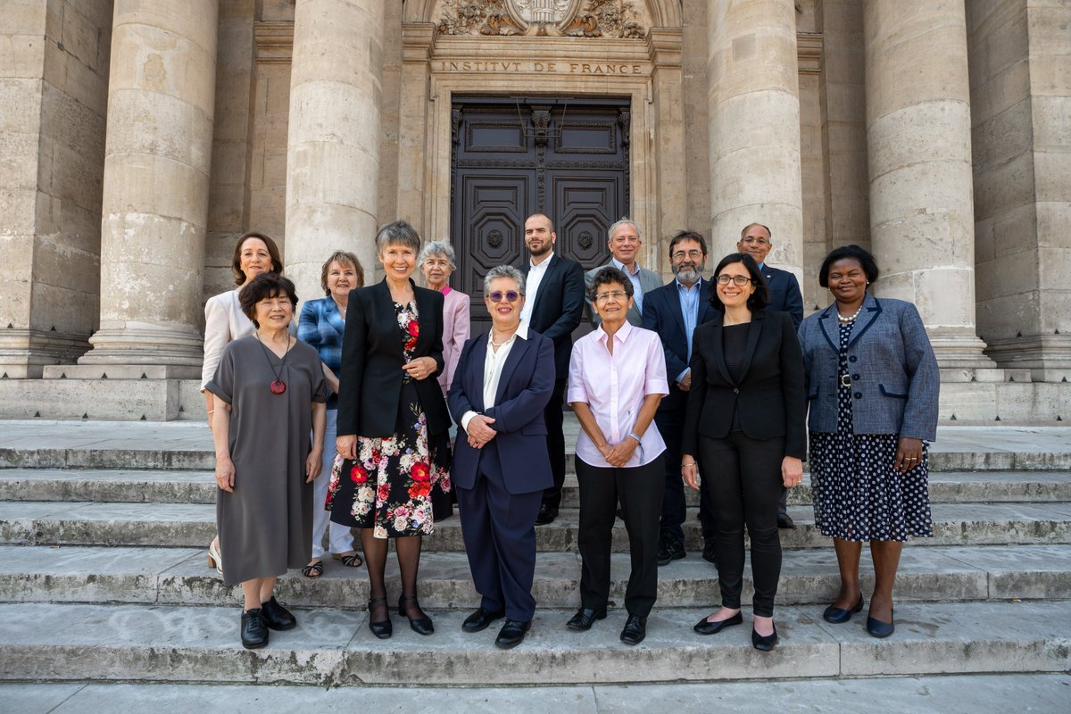 This morning, four of our five 2023 International Awards laureates were at the <a href="/AcadSciences/">Académie des sciences</a> in Paris alongside <a href="/PrAlainFischer/">Alain Fischer</a> and Prof. Arthur Avila to deliver an extraordinary lecture and present their groundbreaking research👇