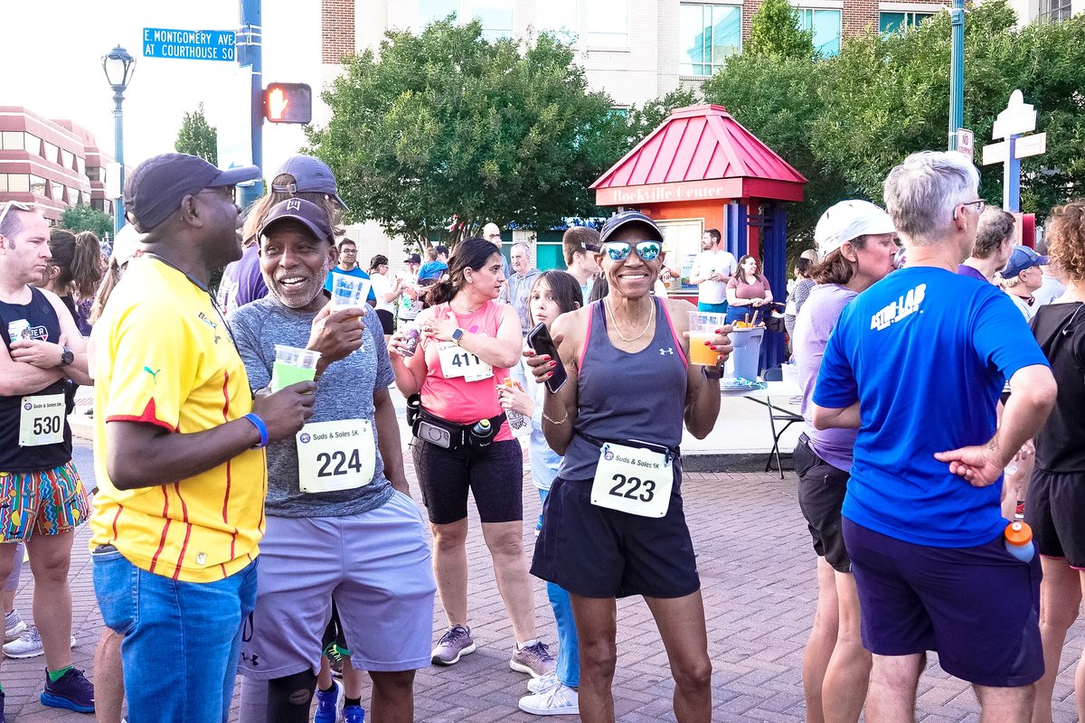 MCRRC's tweet photo. Fantastic evening 5K followed by blowout afterparty. Still time to sign up for Sud &amp; Soles 5K this Saturday (6/17)  https://t.co/9Fix81IGrj #runwashington #runmoco #mcrrc
@SudsandSoles https://t.co/QHQijmbGV2