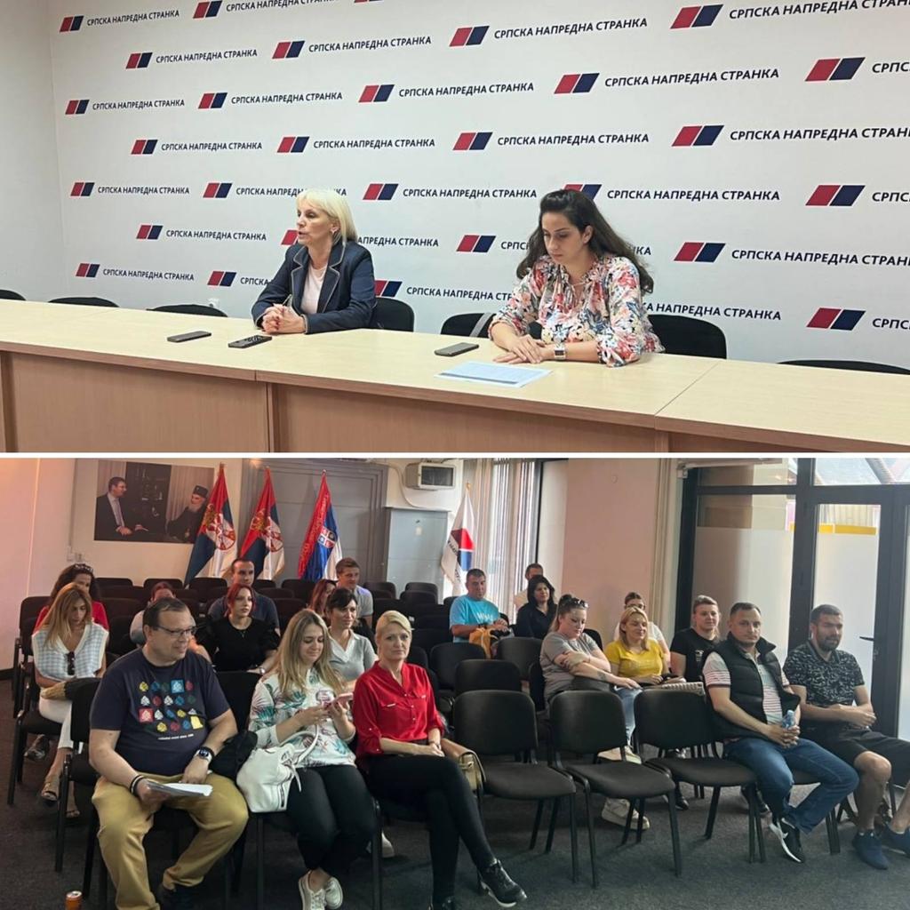 go_snssmederevo's tweet photo. РАДНИ САСТАНАК САВЕТА ЗА ИНФОРМИСАЊЕ ГрО СНС СМЕДЕРЕВО
Данас је у просторијама ГО СНС у Смедереву одржан састанак Савета за информисање.На данашњем састанку договорене су даље активности. Састанку је присуствовала Јасмина Војиновић, председница ГО
#SNS #Smederevo #mismotim https://t.co/gqMPX47sDN