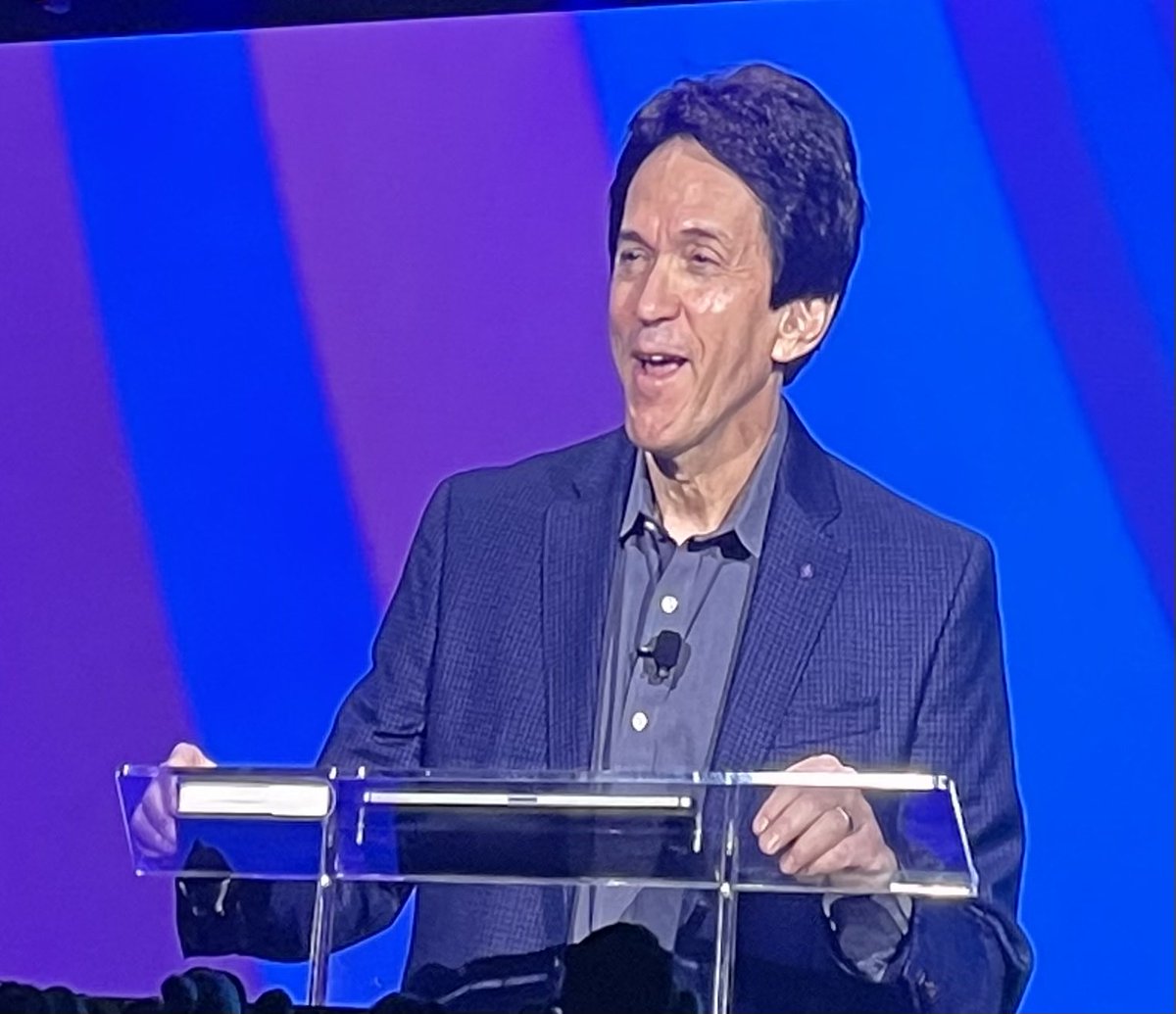 #SHRM23 keynote @MitchAlbom 

How often do we ask for help? 

#DriveChange #InTheLifeboat #SHRM75