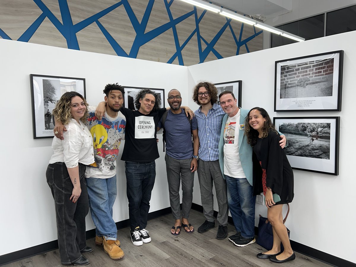 Seedco_org's tweet photo. So proud to be a part of the Portraits Against Gun Violence collaborative art project with Artistic Noise and @SenatorRJackson ! #SeedcoServes #ArtisticNoise #ViolencePrevention #Art #Inwood #WashingtonHeights 
https://t.co/I5INwKlUfE https://t.co/OGCerVjC1s