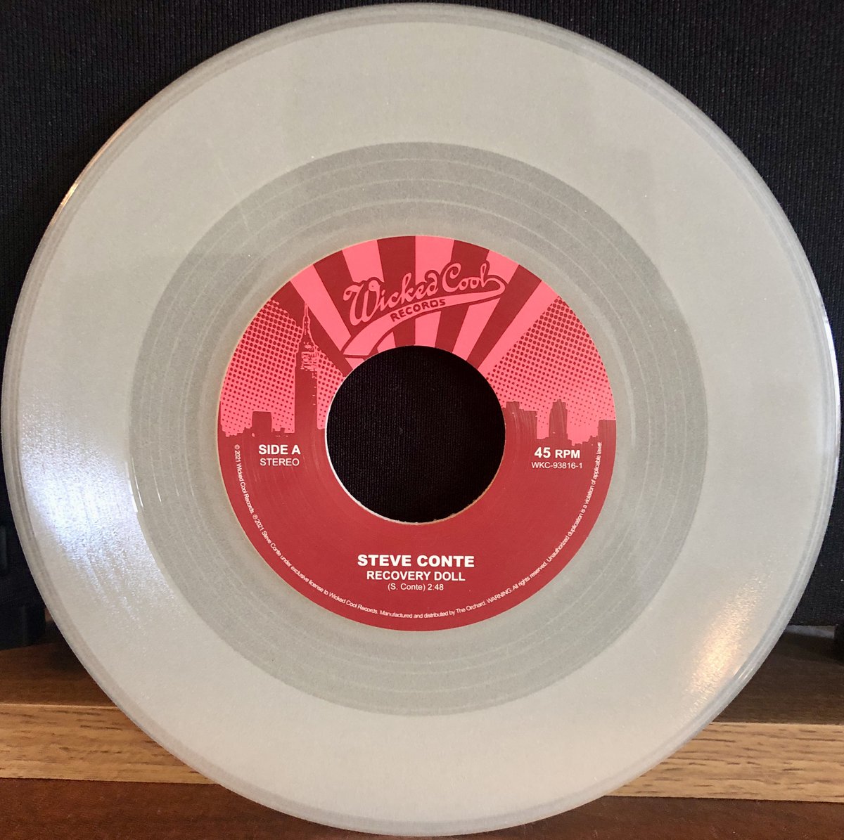 SteveConteNYC's tweet photo. While waiting for my next Limited Edition 7" colored vinyl single drop you can still get one of these on GLOW-IN-THE-DARK GREEN VINYL.
https://t.co/60NAjC6DNO
#steveconte #bronxcheer #recoverydoll #single #7inch #vinyl #glowinthedark #green #rocknroll #wickedcool #records https://t.co/UACQZs6qa3