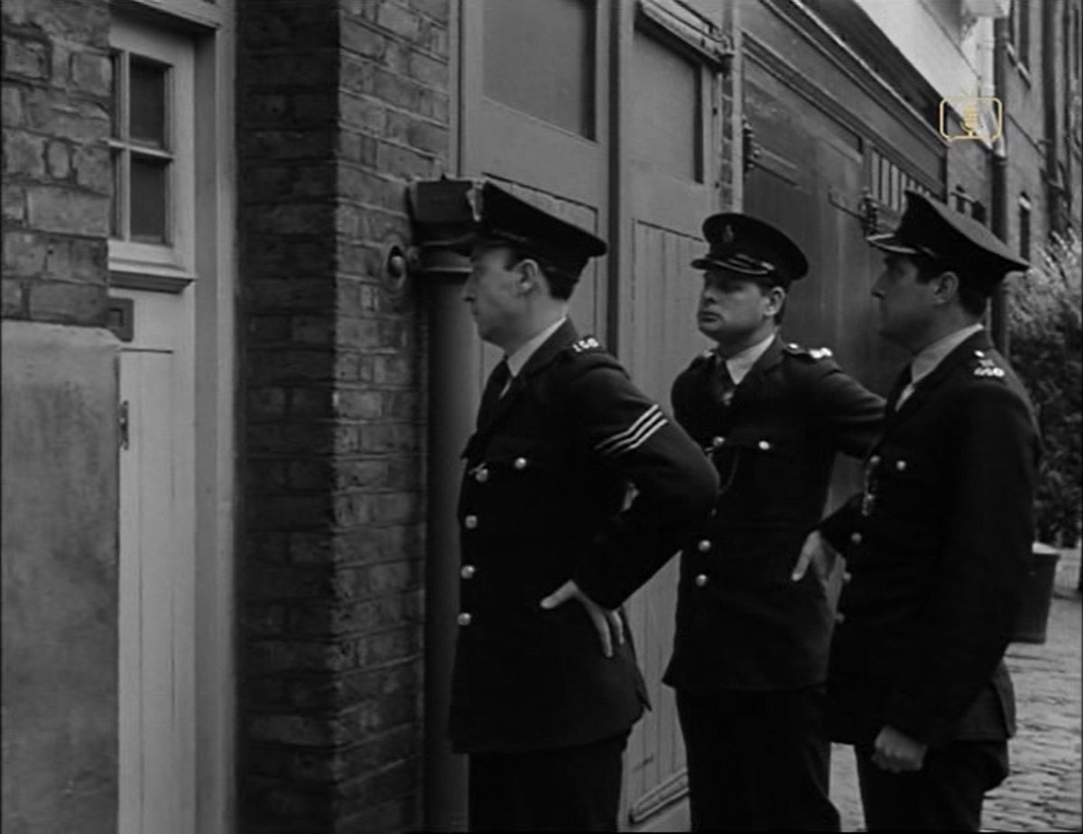 This evening on #TPTV Tuesday 13th June
18:30 SCOTLAND YARD (1954)
19:05 DANGER UXB (1979)
20:05 THE HUMAN JUNGLE (1963) (s)
21:05 MAIGRET AND THE OLD LADY (1994) Premiere (s)
23:10 THE CELLAR CLUB with #CarolineMunro (s)
23:15 RAVENOUS (1999) (s)