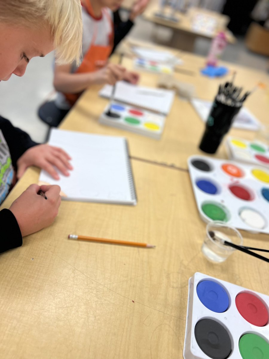 Millan_PHHS's tweet photo. Day 6, Tuesday: Art camp continues @PHills_HS as we make paintings! 🖼️ @MJones_ADM @CPrintz_ADM @SISD_FineArts @MGardner_PHHS https://t.co/h96rBppZIi