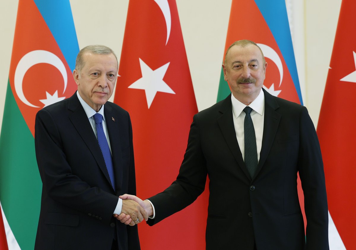 14 ve 28 Mayıs seçimleri sonrası ilk ziyaretlerimizi Kuzey Kıbrıs Türk Cumhuriyeti’yle birlikte Azerbaycan’a yaparak dayanışmamızı ortaya koyduk.

Rabbim muhabbetimizi, gardaşlığımızı daim eylesin. 🇹🇷🇦🇿