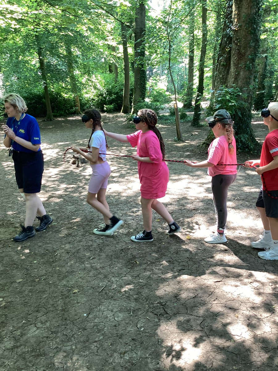 StDavidsCiWPrm's tweet image. Sensory Trail fun in the PGL forest 😂😂 #stdavidsciwOgmore #forestfun #sensorytrail