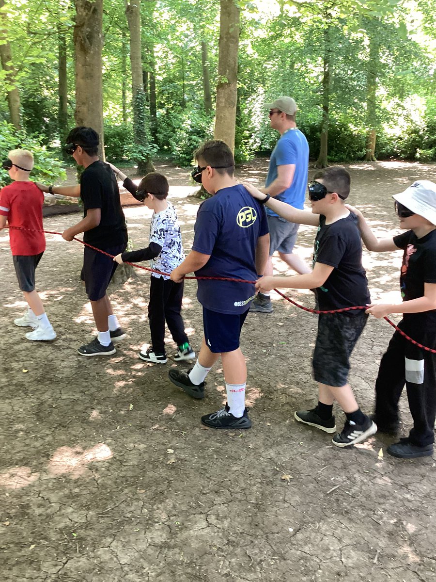 StDavidsCiWPrm's tweet image. Sensory Trail fun in the PGL forest 😂😂 #stdavidsciwOgmore #forestfun #sensorytrail
