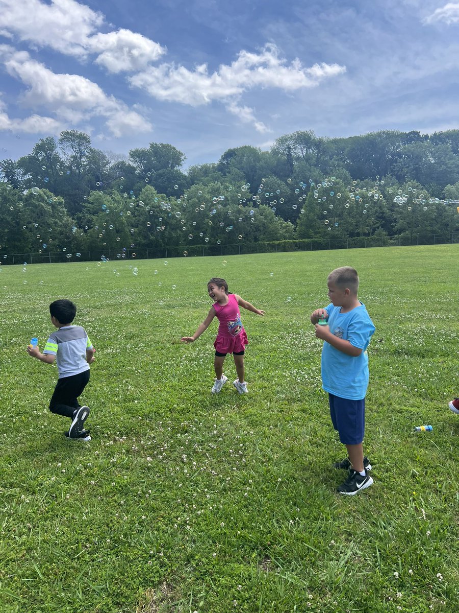 Today we had a BUBBLE PARTY! We read about bubbles and wrote steps on how to blow bubbles! We then followed our steps! <a href="/RosemontForest/">Rosemont Forest Elem</a> <a href="/PRosemontForest/">Stephanie Haus</a>