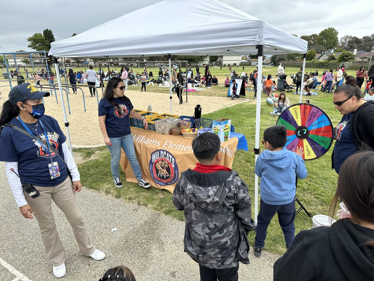 hesdgranado's tweet image. Wow…so many heartwarming and awesome events happening @WilliamsHESD! Thank you to all of our teacher organizers &amp;amp; PTA for collaborating to put on thoughtful celebrations, the Family Picnic &amp;amp; our annual Field Day event! #hesdpride #PTAstrong #funoutside