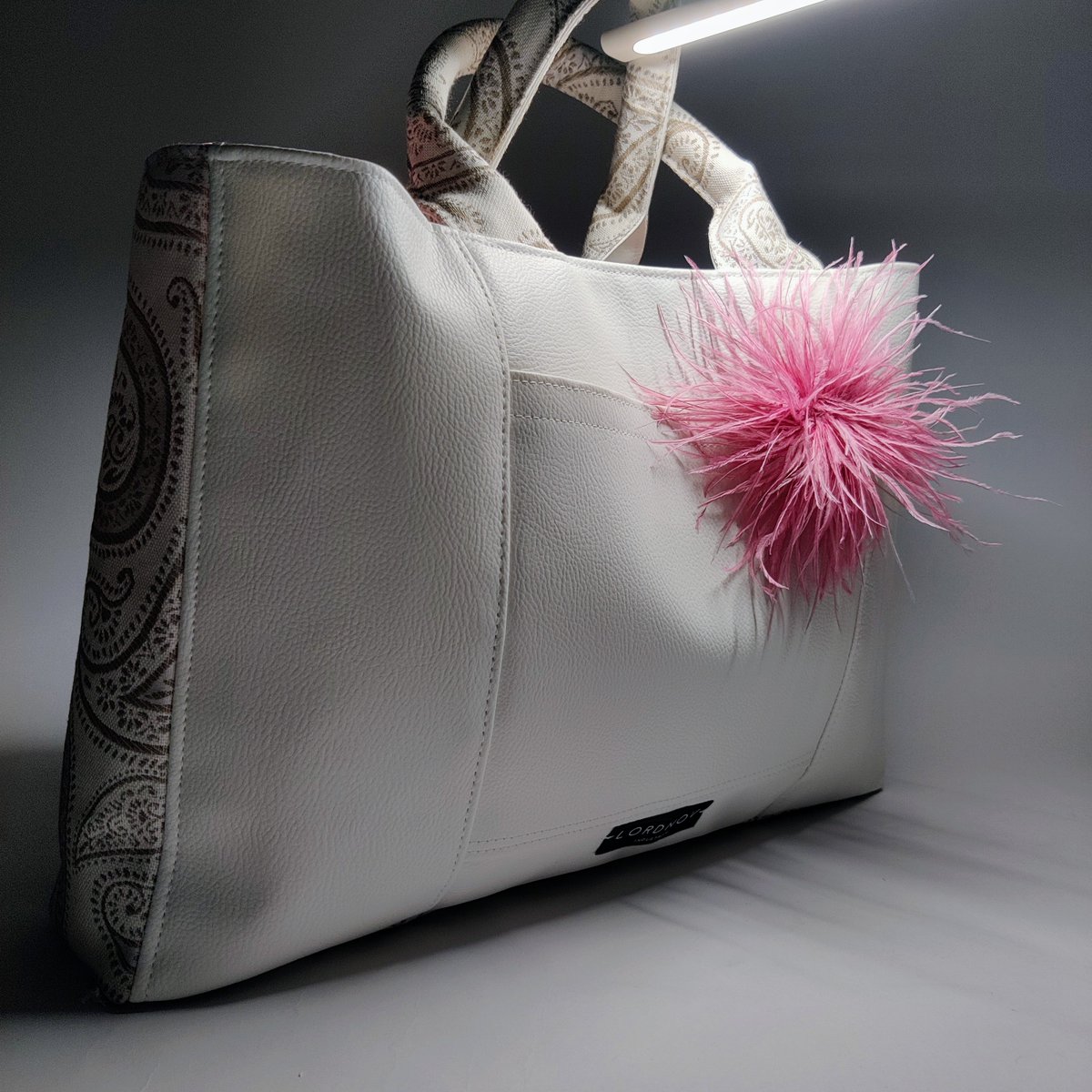 _LORDNOV_'s tweet photo. That's #RubyBag by #Lordnov
#LordnovIndustries
#Borsa #Bag #Moda #Fashion #MadeInItaly #Handmade #HandmadewithLove
#Pink #White https://t.co/mwjvotESOZ