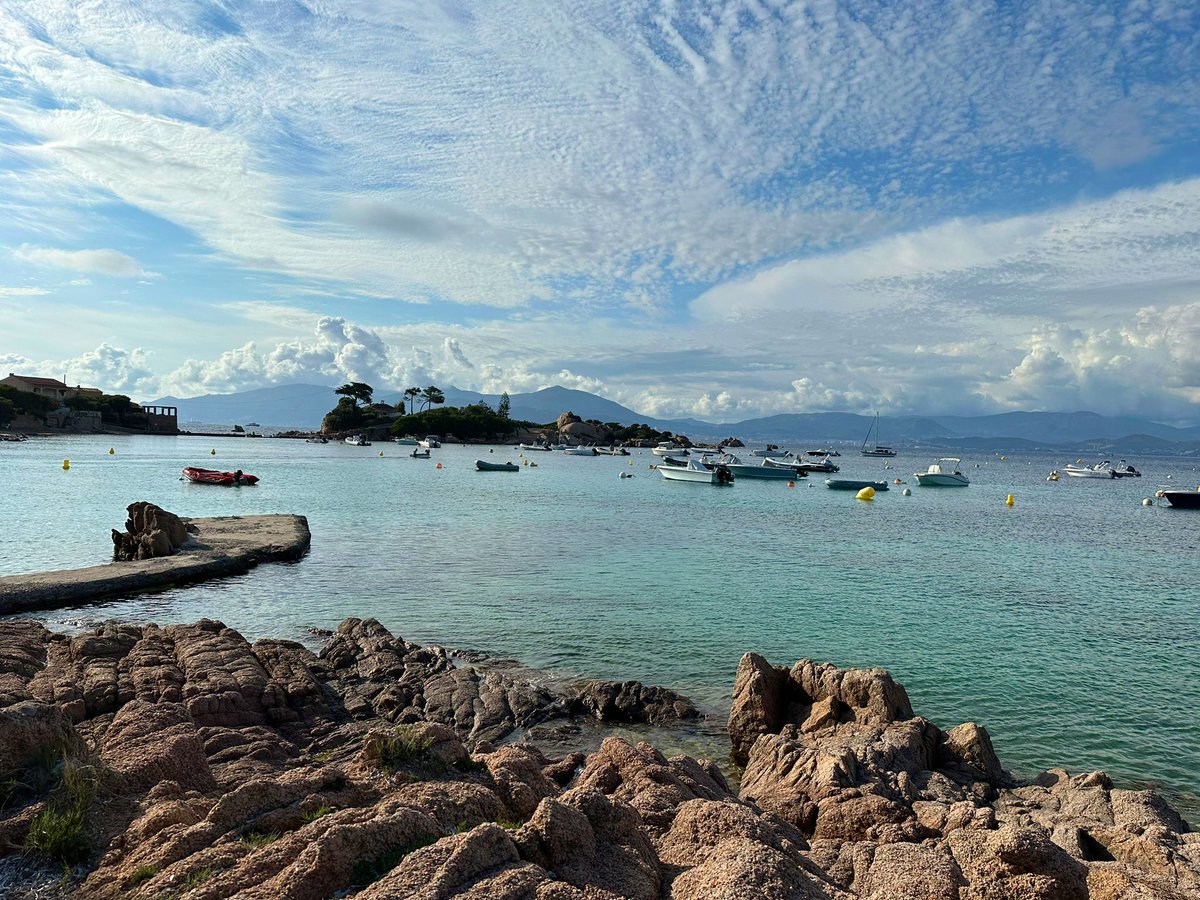 doctalons's tweet photo. Presqu’île d’isolella à Porticcio sublime ! https://t.co/a76zTX8Kdq