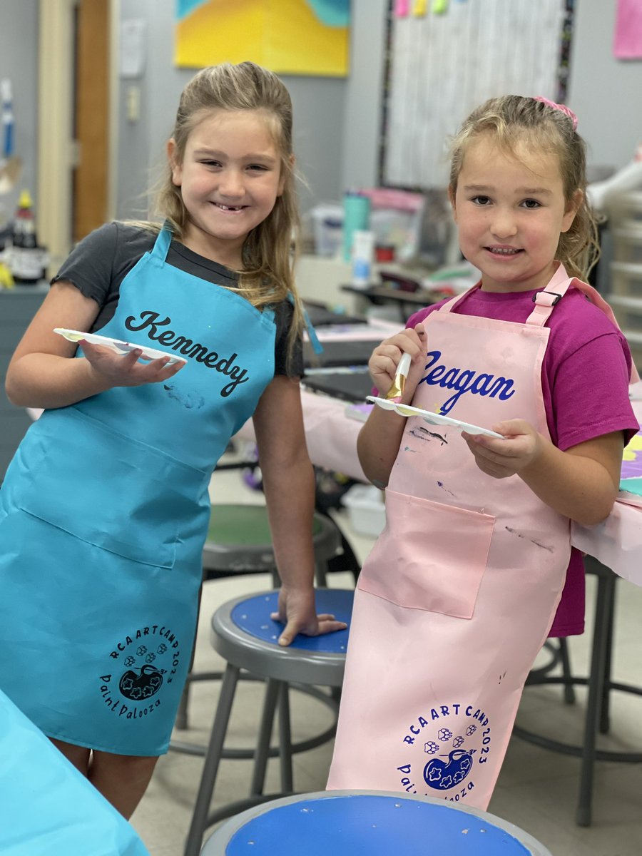 RossvilleAcad's tweet photo. Lots of creativity taking place on day 2 of Paint Palooza! #RiseoftheWolves #ThisIsRTown #PackPride #RCASummerCamp #RCALearns https://t.co/lzGic3Obmj