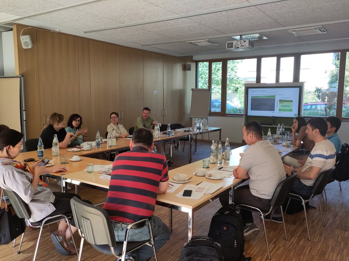 SPCE_Hub's tweet photo. Day 2 of the living lab 2023 tour: Inspiring Input by Dr Martin Pehnt, Scientific Director of @ifeu Heidelberg, on heating policies and on a living lab with craftsmen. Followed by an exciting two-hour reflection round by Central Asian Experts. Co-organised by @ISoG_BW & #SPCEHub https://t.co/MnioTbK09G