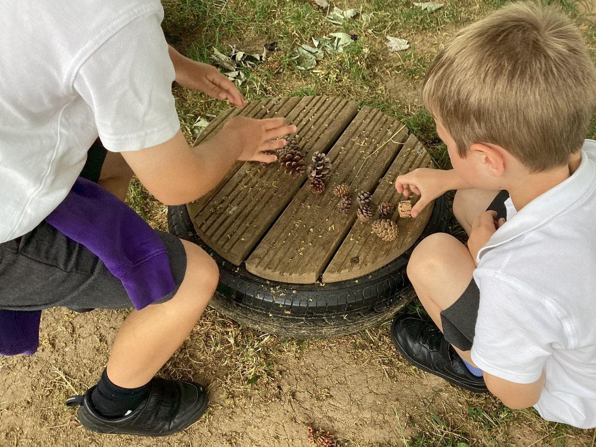plaistowhill's tweet photo. The Badger class did some beautiful land art today. What a creative bunch!
#PlaistowHill #Plymouth #school #HorizonMAT https://t.co/9aU8kzs6fg