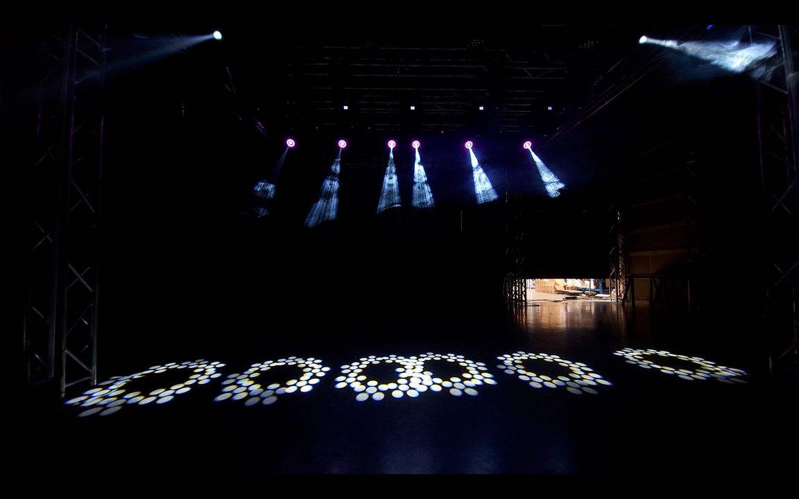 'Zuri  Sleek Stage Lighting Solutions by Rash Pro' 
 #Rashaprofessional #Rashalights #Stagelighting #Eventlighting #Concertlighting #wirelesslighting #lightingsolutions #Stageeffects u#Rashapro