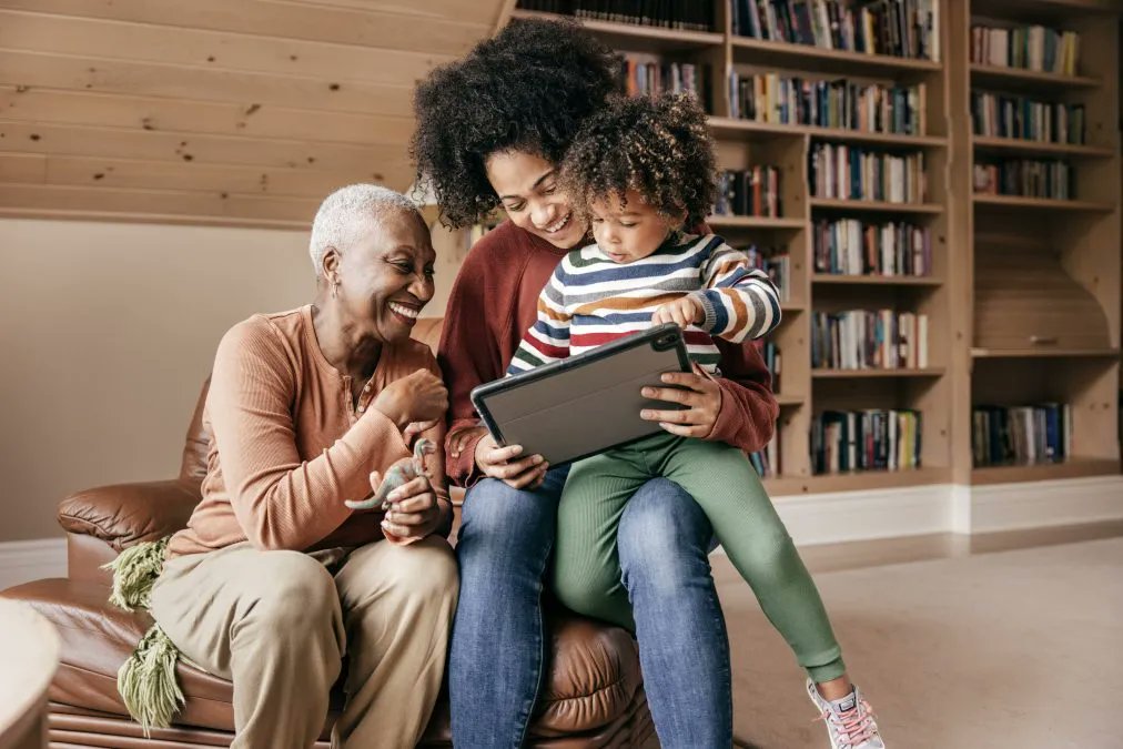 More and more Canadians are choosing to share their living space with relatives. Here are a few tips on how to convert your property into a space that supports multi-generational living. 🏡👩‍👩‍👧‍👦   buff.ly/42zv5xQ 
#multigenerationalliving #realestate #joanballrealtor