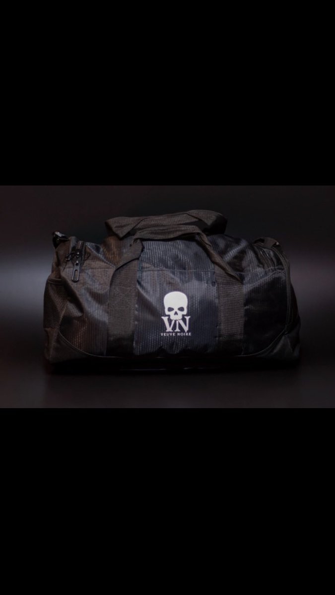 Football kit✅
Training kit✅
Tracksuits✅
Jackets✅
Kit bags✅

Everything your club needs, for all enquiries email or a direct message from the website 🔥⚽️

veuvenoiresportswear.com