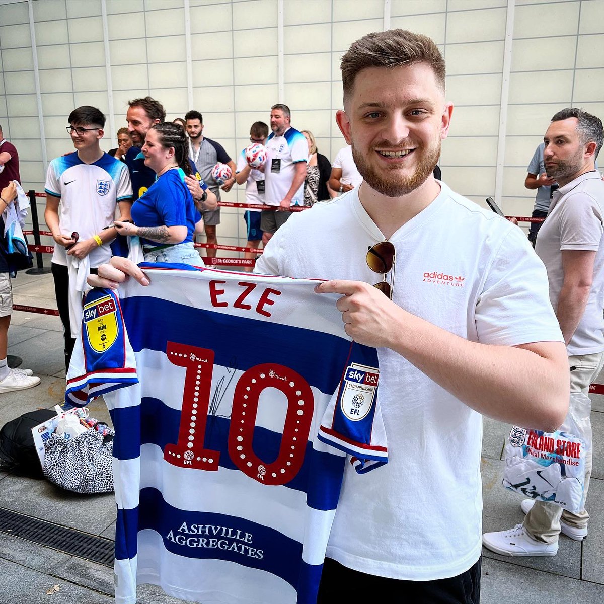 Well this happened today… #QPR 🔵⚪️

What an amazing bloke, thank you @EbereEze10 💙

Thank you @OfficialPanini for the invite too🦁🦁🦁