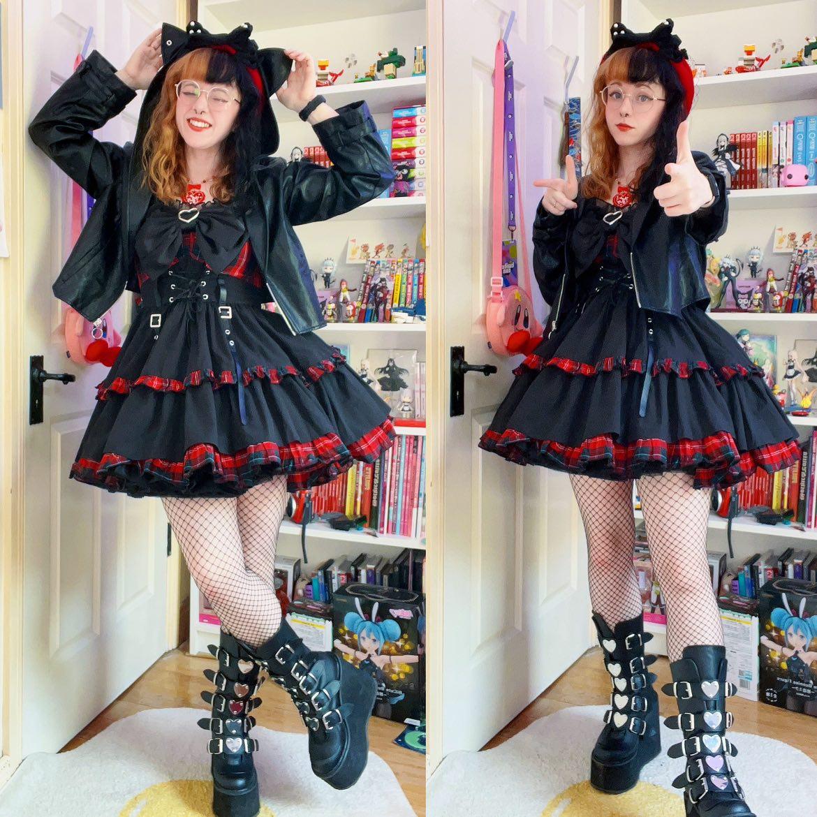 cakejumper 🍰 🦈 on Twitter: "Today's outfit which I IMMEDIATELY had to peel off because it's so