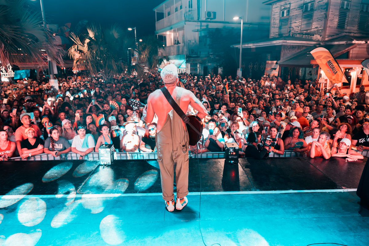 la_buenafortuna's tweet photo. ¡El domingo sentimos el calor y el cariño en #OrgulloBoqueron!🔥

Gracias por contar con @pedrocapo para el cierre de @BoqueronOrgullo

#LBFPride #PrideMonth #LaBuenaFortuna #LBFGlobal #PedroCapo https://t.co/UmYwMwHpMZ