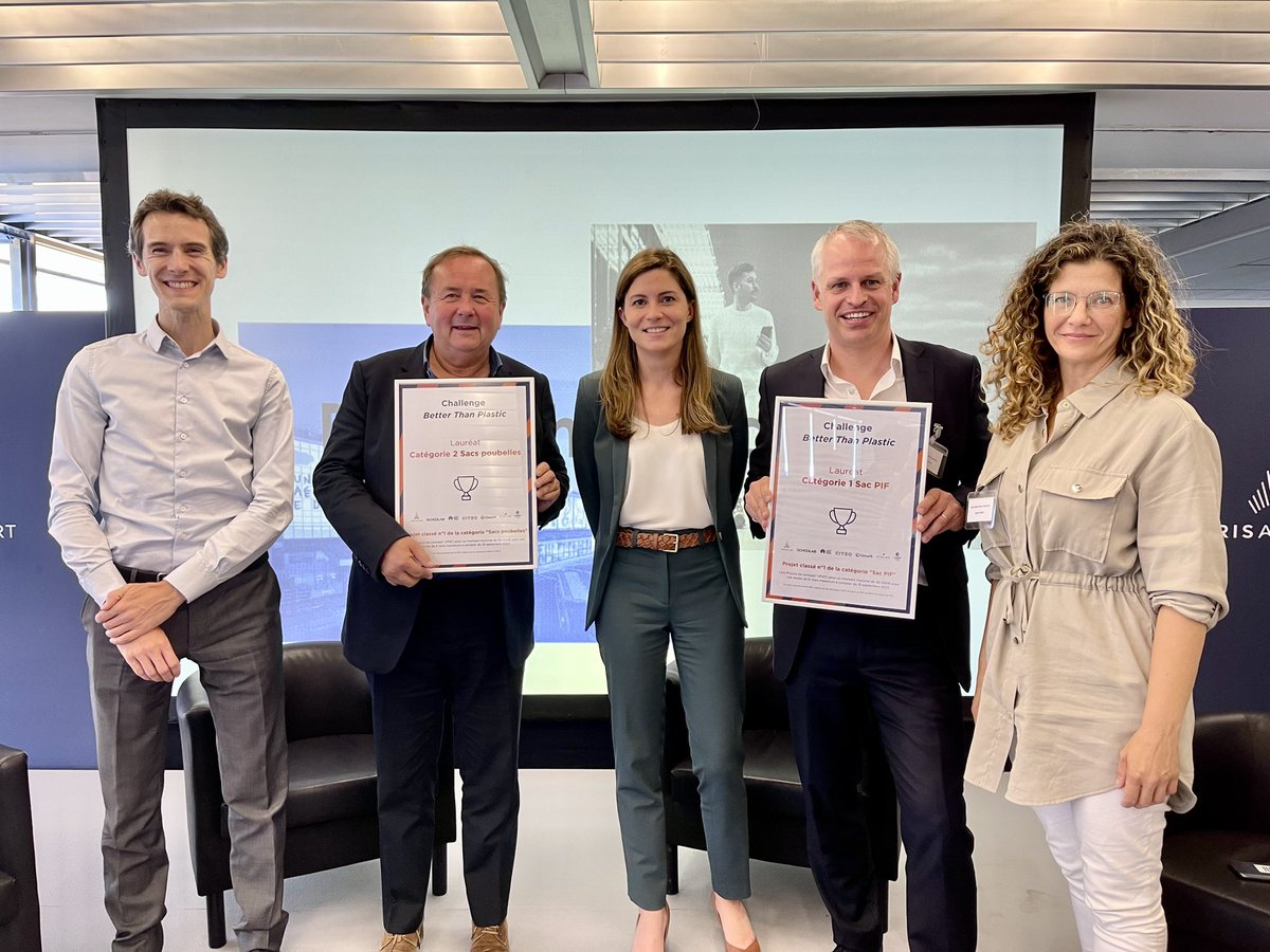 👏 Bravo aux gagnants du challenge #BetterThanPlastic qui expérimenteront à Paris-#Orly leurs innovations. <a href="/TIPACorp/">TIPA-Corp</a> testera son alternative aux sacs en plastique utilisés aux contrôles de sécurité et #AlternativePlastics testera sa solution pour remplacer les sacs poubelles.