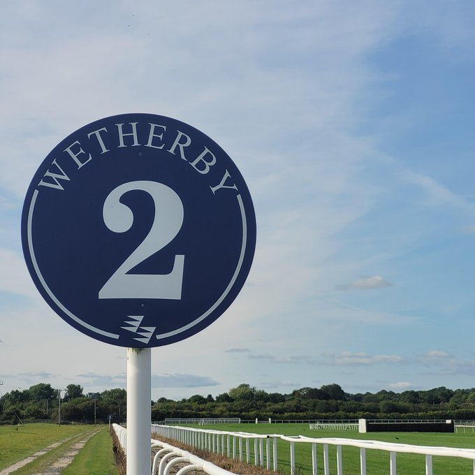 Three wins in three days 🏆 🏆 🏆 as Team Endeavour for @DevaRacing_ broke his duck when stepping up in trip in the @YorkshireRacing Apprentice Handicap @WetherbyRaces under an accomplished ride from young Sean Dylan Bowen 👏 🏇 👉 bit.ly/30sz3Oy