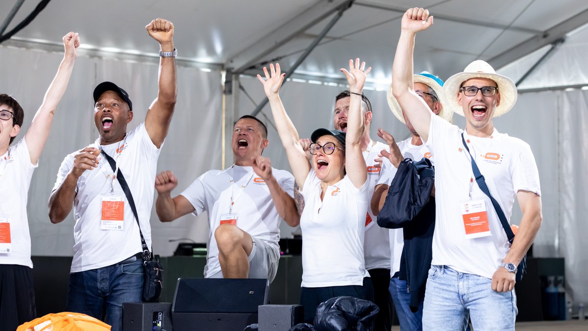GroupeBouygues's tweet photo. En 2023, nous fêtons les 60 ans de cet ordre unique, qui a par la suite été déployé dans d'autres Métiers du Groupe comme chez @BouyguesTelecom ou @Equans_Official tandis que chez @Bouygues_C, ce sont près de 1 500 membres qui, répartis en 12 ordres à travers le monde, participent à la construction d’ouvrages aussi prestigieux que complexes.

📸 Julien Cresp