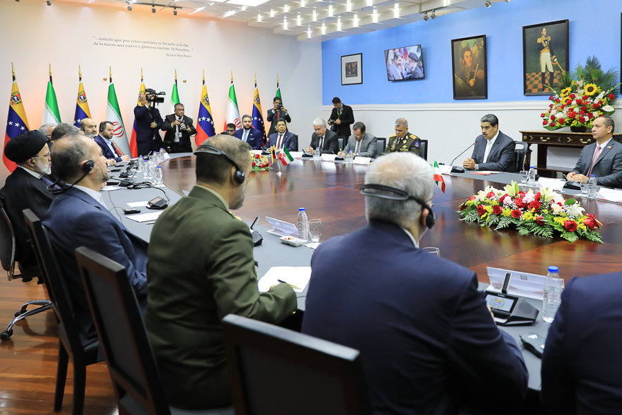#NotiMippCI 📰🗞| Delegaciones de Venezuela e Irán protagonizan reunión ampliada para fortalecer cooperación. Lea más ⏩ acortar.link/xtMV28
#VivaLaUniónDeLosPueblos