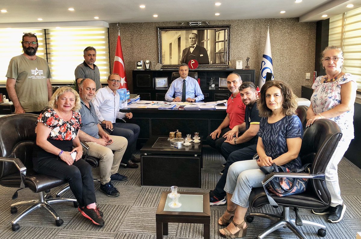 EYT Derneği İzmir Başkanı Doğan TÜRKER ve dernek üyelerimizi ağırlayarak, İzmir’imizde aylıklarına kavuşturduğumuz 91 binin üzerinde sigortalımızın aylık bağlama işlemleri ile kalan dosyaların sonuçlanması için geliştirdiğimiz ilave tedbirler hakkında bilgilendirmede bulunduk.