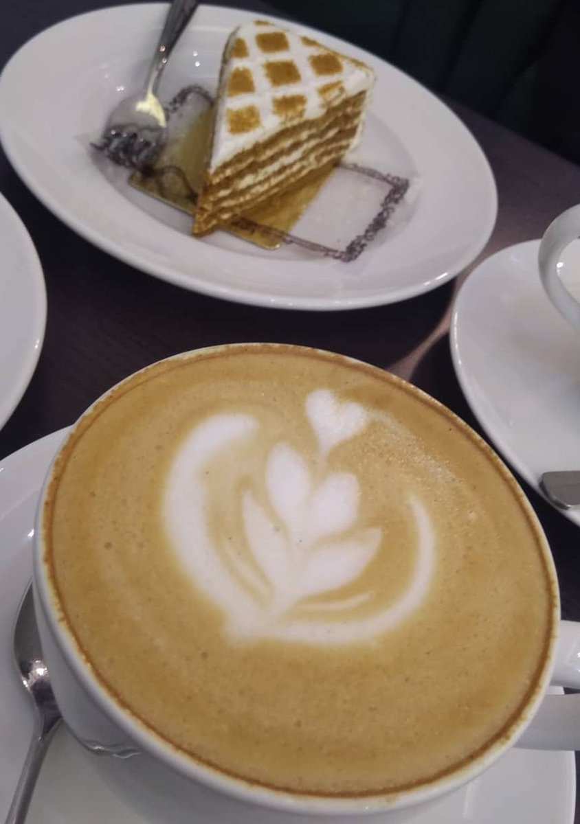 nooor2228's tweet image. السعـــادة هــي .. 💌
.
.
.
#مساء__الخير