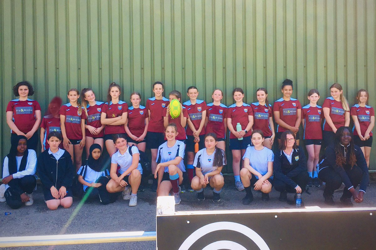 caerleongirlspe's tweet photo. 😎y7 girls had a fun day of tag rugby at the Gwent festival🏉 lots of girls playing for first time &amp; enjoying rugby fun &amp; winning all their matches 😃 Diolch Ashleigh for organising the day 🏉🌞😎🍦🥵 https://t.co/WlYqyANb3A
