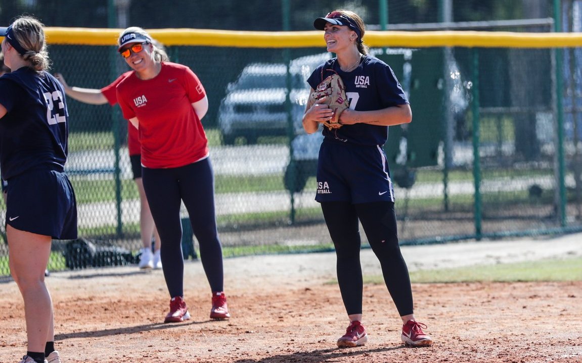 🔴⚪️🔵

Baylee Klingler, Ruby Meylan and head coach Heather Tarr are in Florida this week at the @USASoftball Women's Fast Pitch Camp!

#MightyAreTheWomen x 📸 USA Softball