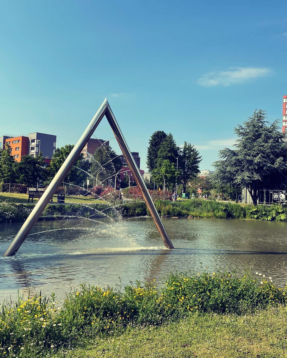 HarveyStans1's tweet image. Glorious weather for today’s travels with the Brompton! 
#bromptonbicycle #bromptonlife #sunshine #travelswithbrompton #photographer