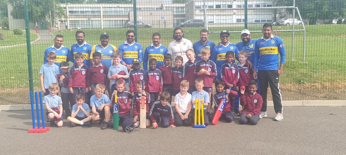 nenaghcbsp's tweet photo. Hurleys were put away today as we tried our hand at Cricket! We welcomed members of @NenaghCricket club to our school who showed 2nd and 4th class how to play the game. Looking forward to seeing some of our talented pupils taking up a new sport! @ActiveFlag #activeschoolweek https://t.co/OeJ4G15bIk