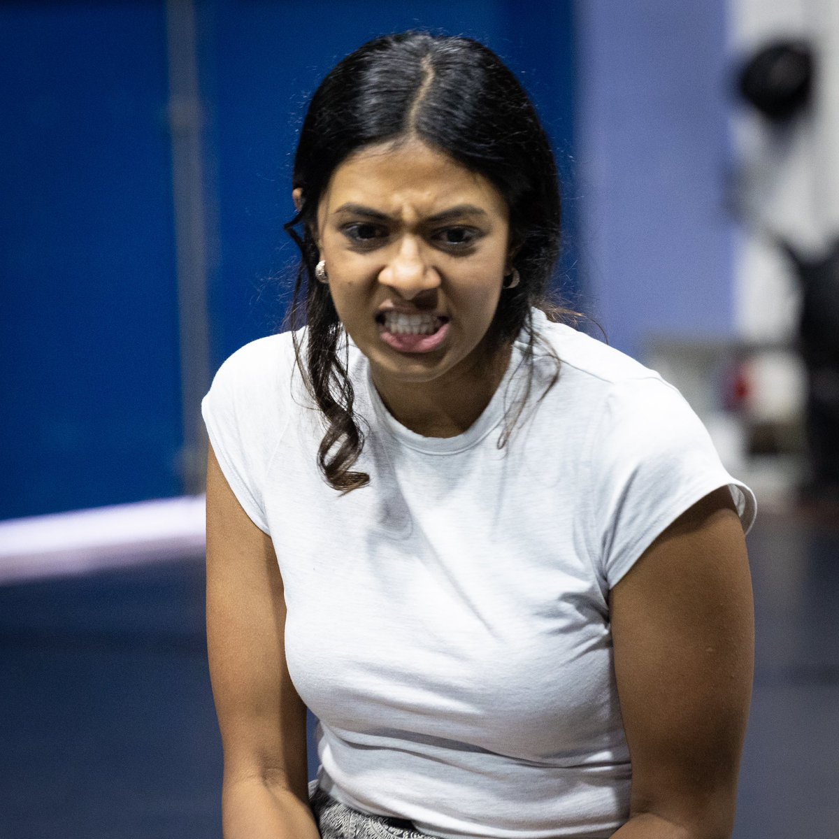 SohayaV's tweet photo. Ohh I’m so frustrated!
Let’s have a #dance then!

#life in @Exodusplay23 
Come see people &amp; #puppets on rocky roads &amp; choppy #seas to #Kenya &amp; #Uganda
Then even more dodgy places to #197Os #UK where #punks #rastas, #union bashers and #Tories fight it out in #London
@RichMixLondon https://t.co/yUb3eu5V4z