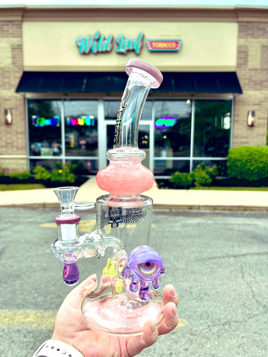 Happy Tuesday from Wild Leaf Tobacco! Stunning Biigo Glass available at both Wild Leaf Oswego and Wild Leaf Aurora Locations! #glass #waterpipes #weedsmokers #WeedLovers #smokeshops