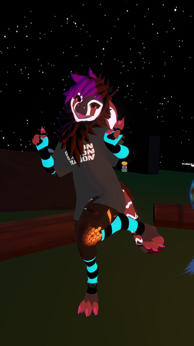 BlueBe__'s tweet image. Some darn adorable pics of @Rarilix1 from a while back.

Gorgeous!