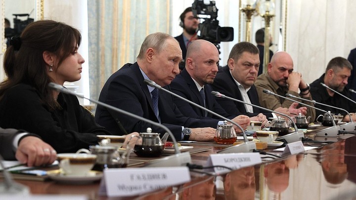 Что сказал Путин? Удар по бункеру ГУР, споры с ЧВК и устранение "паркетных" генералов

3mv.ru/190295-chto-sk…